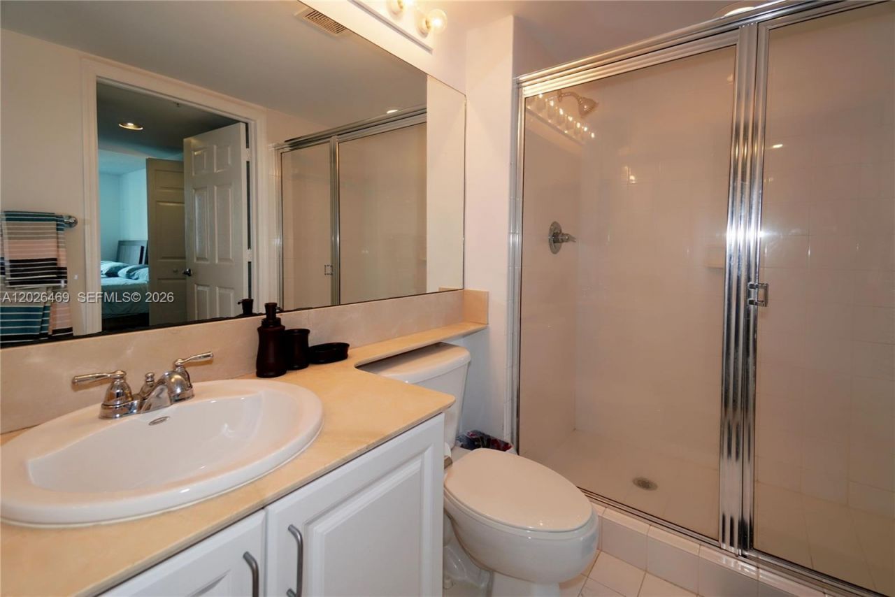 1155 Brickell Bay Dr, Unit 3301, Miami, FL 33131 Photo