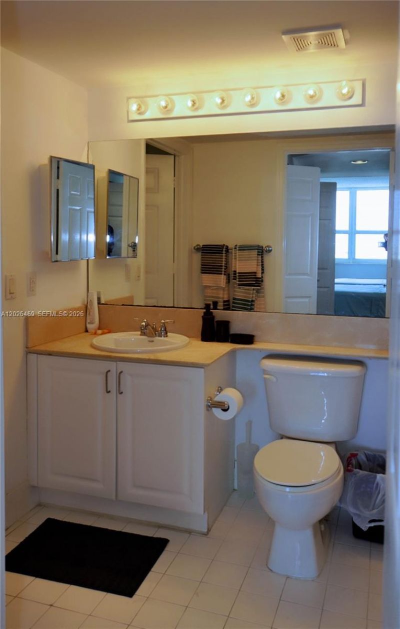 1155 Brickell Bay Dr, Unit 3301, Miami, FL 33131 Photo