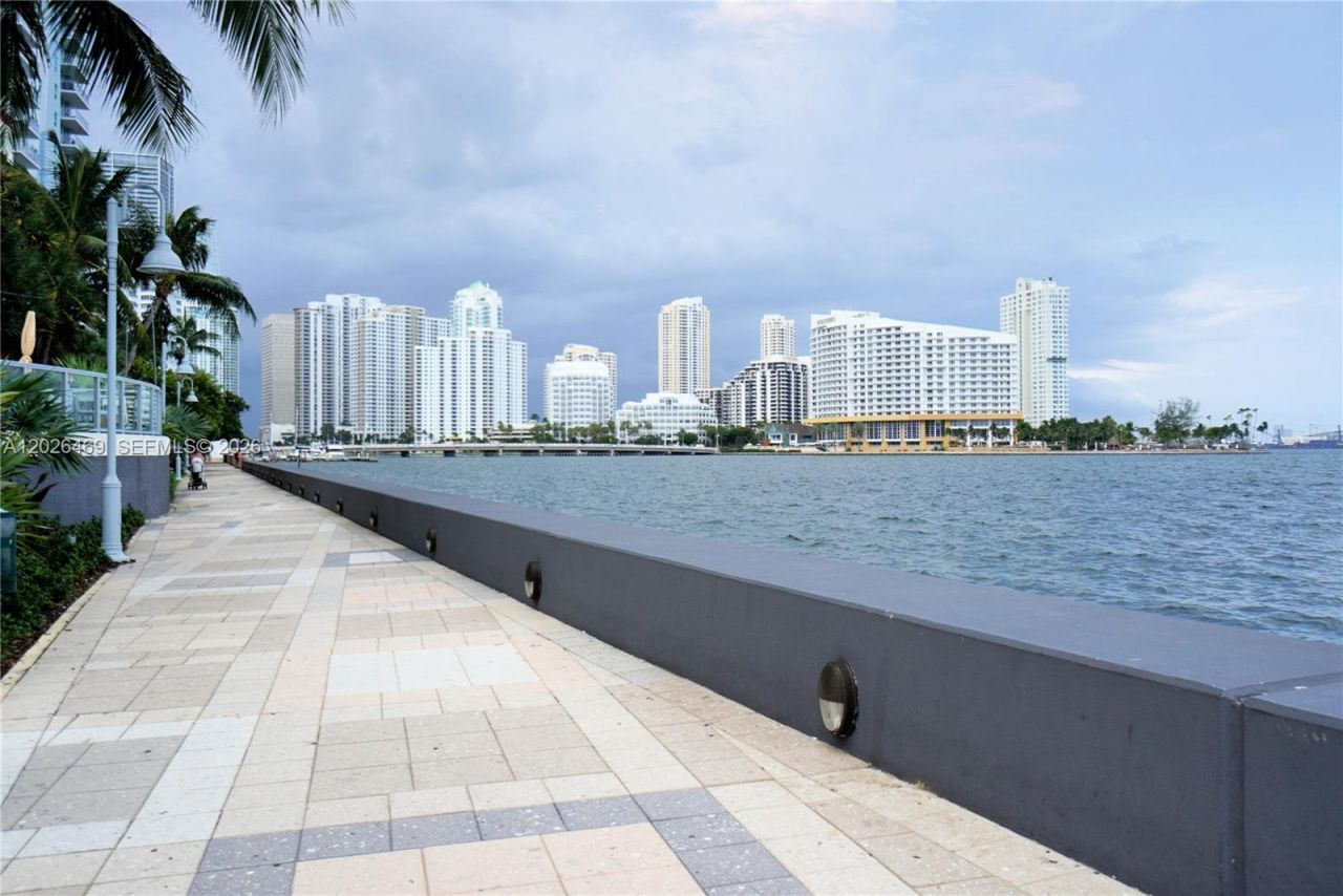 1155 Brickell Bay Dr, Unit 3301, Miami, FL 33131 Photo