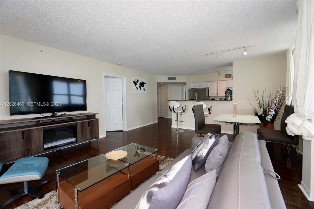 1155 Brickell Bay Dr, Unit 3301, Miami, FL 33131 Photo