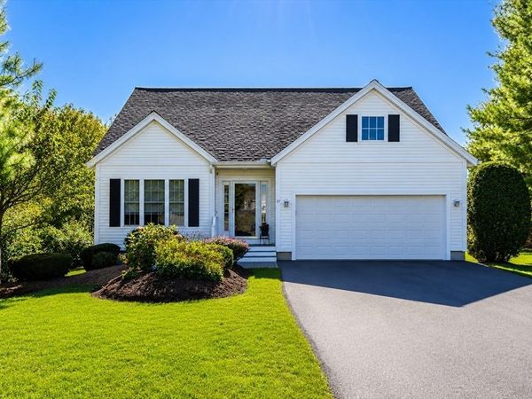 37 Augusta Way, Unit 37, Chelmsford, MA 01863