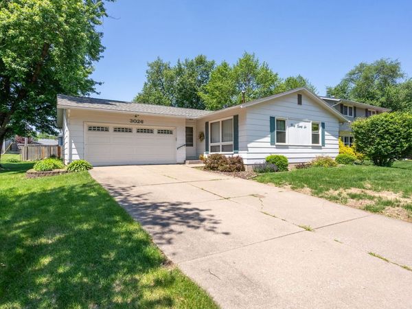3026 Windsor Drive , Bettendorf, IA 52722