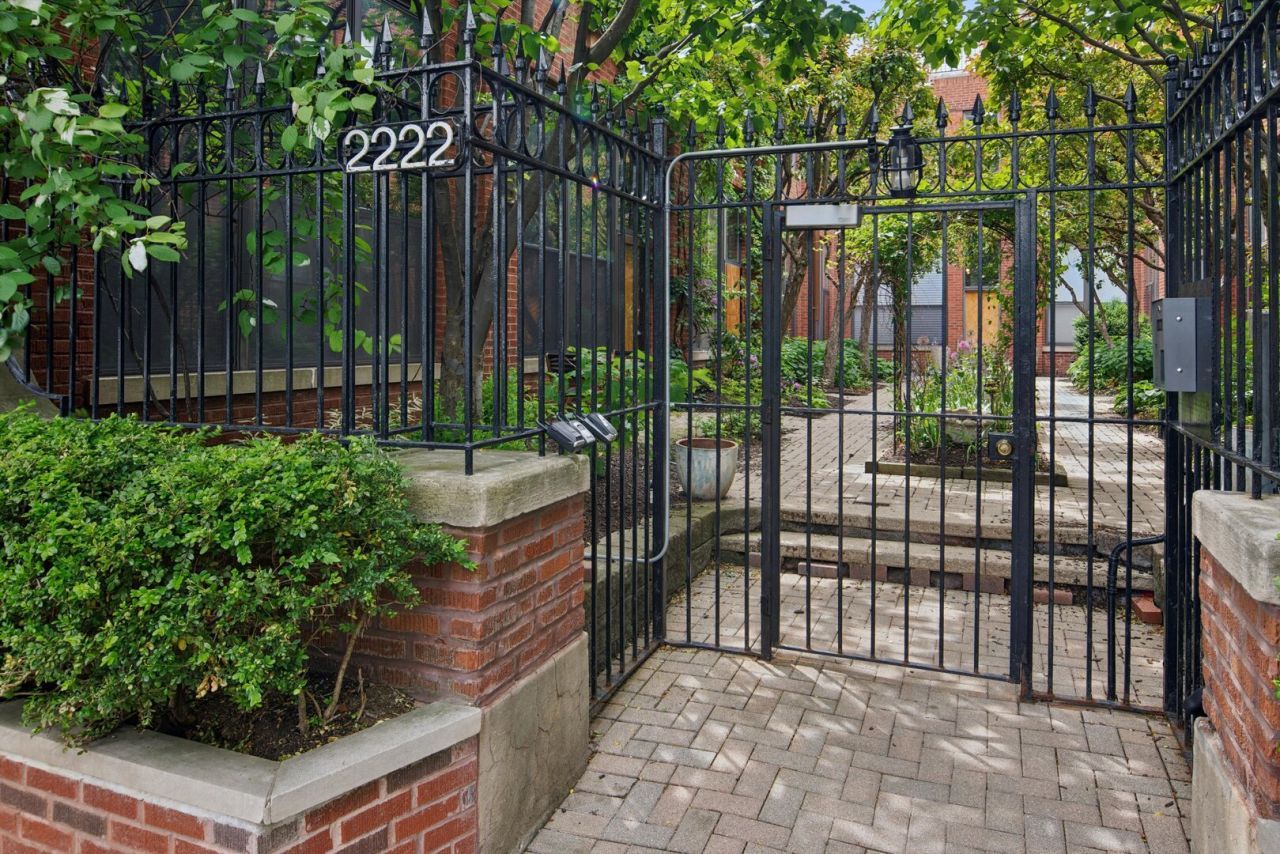 2222 N Racine Avenue, Unit 16, Chicago, IL 60614 Main Photo