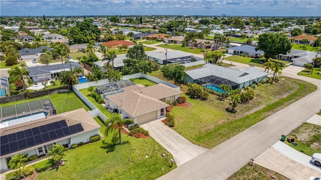921 SE 35th St , Cape Coral, FL 33904 Photo