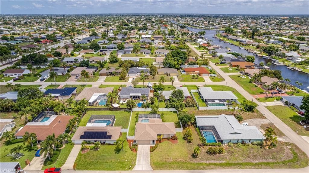 921 SE 35th St , Cape Coral, FL 33904 Photo