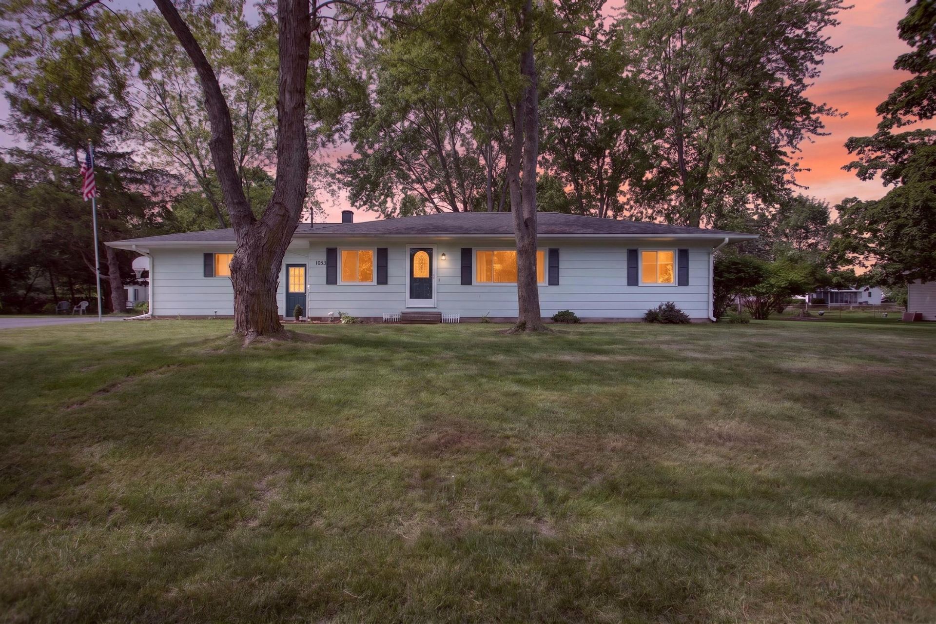 1653 Gary Paul Lane, Jackson, MI 49203 Main Photo