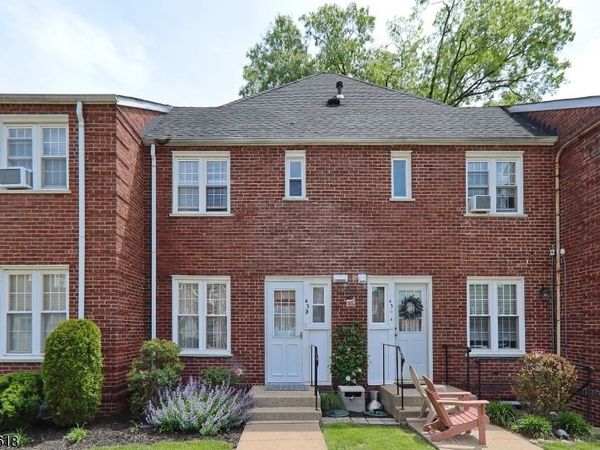 43 Parkway Village, Cranford, NJ 07016