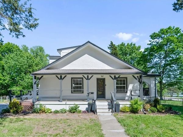 1502 E 135th Street, Grandview, MO 64030