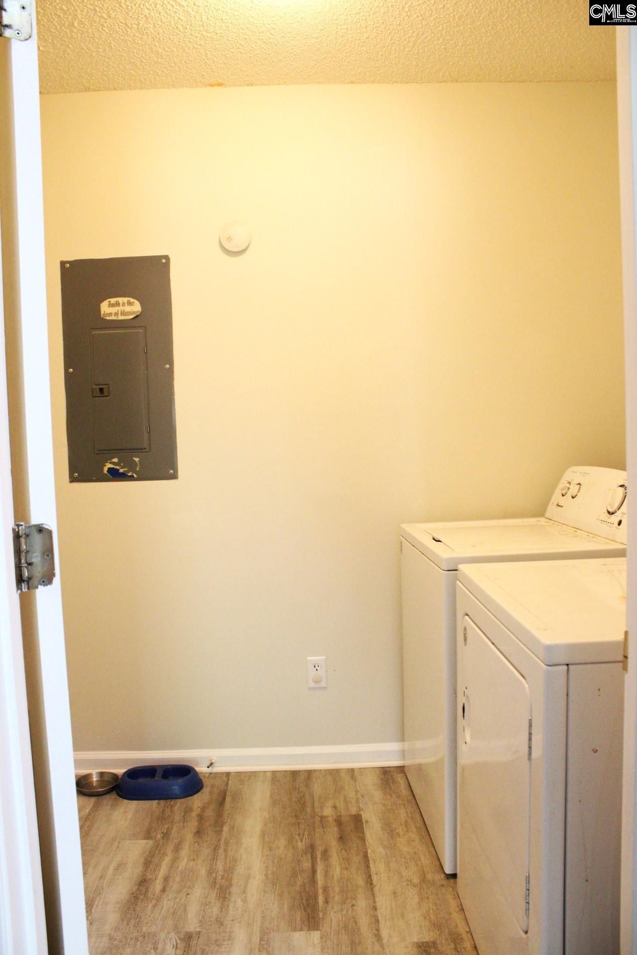 205 Oak Manor Drive Photo 11