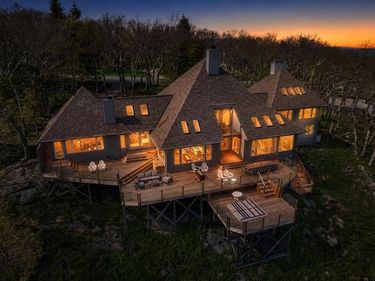 880 DEVILS KNOB LOOP, WINTERGREEN, VA 22967