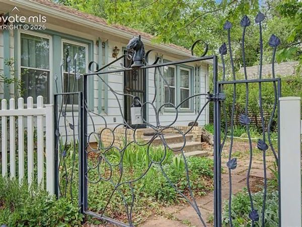 1830 Mesita Court, Colorado Springs, CO 80905