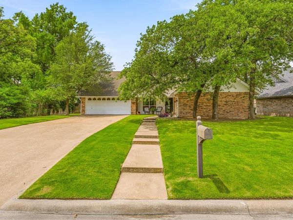 980 N Charlotte, Stephenville, TX 76401