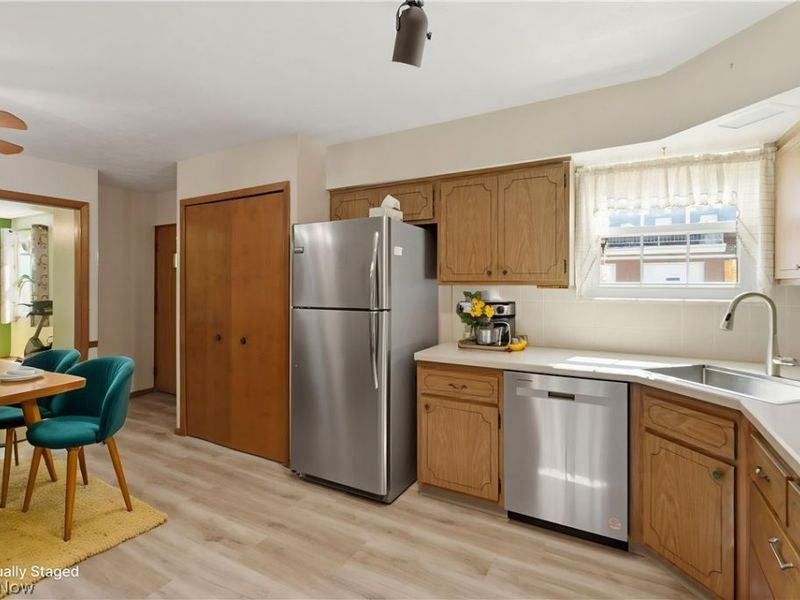 2705 Pease Drive, Rocky River, OH 44116 Photo 6