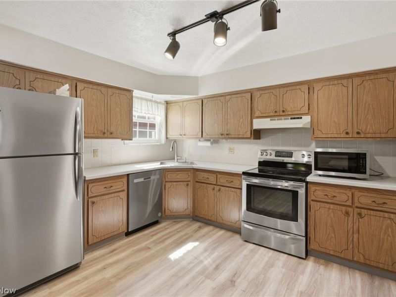 2705 Pease Drive , Rocky River, OH 44116 Photo 9