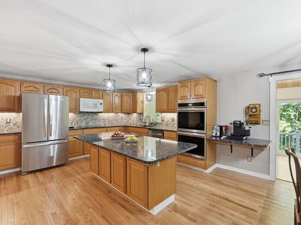 7 Hartwell Rd, Oxford, MA 01537