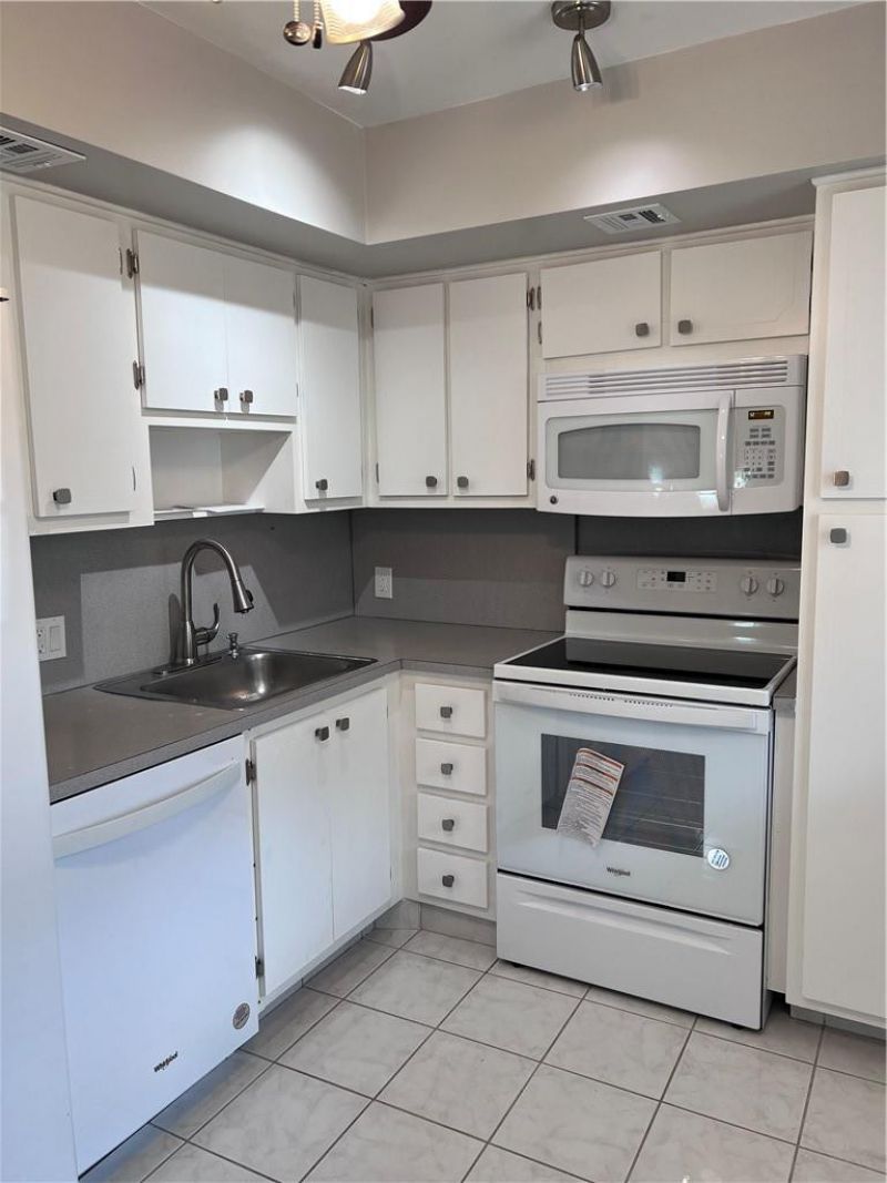3000 S Course Drive, Unit 209, Pompano Beach, FL 33069 Photo