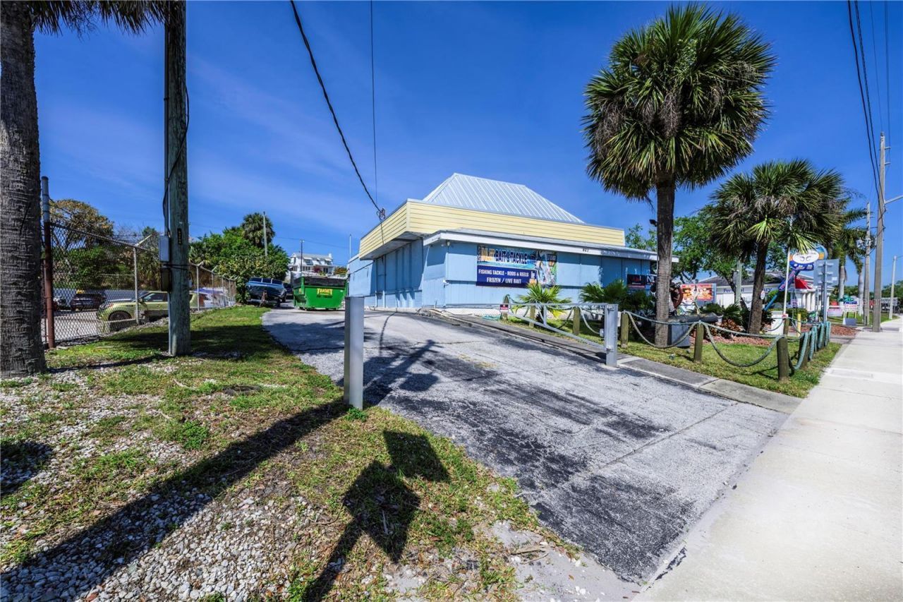 927 N Us Highway 1, Fort Pierce, FL 34982 Photo