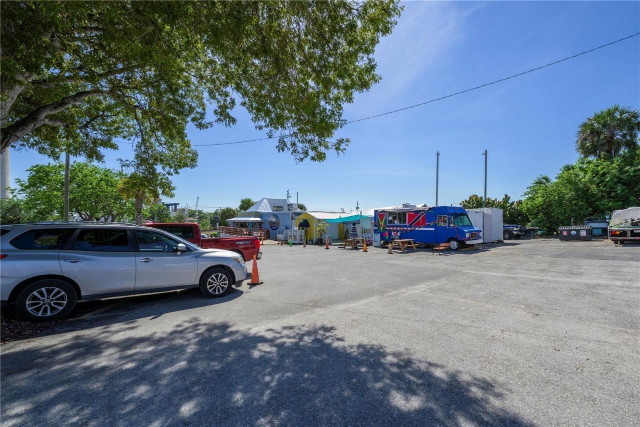 927 N Us Highway 1, Fort Pierce, FL 34982 Photo