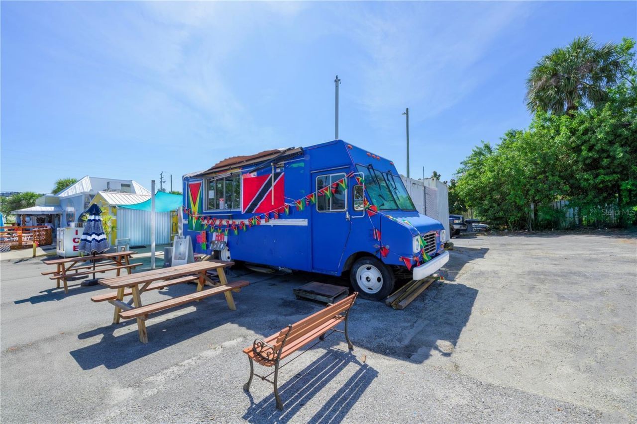 927 N Us Highway 1, Fort Pierce, FL 34982 Photo