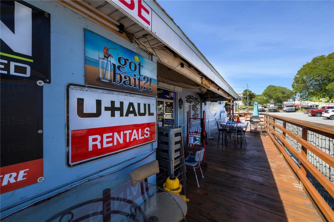 927 N Us Highway 1, Fort Pierce, FL 34982 Photo