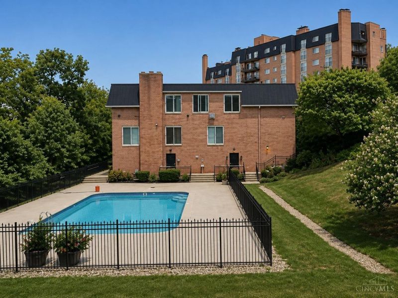 880 Rue De La Paix, Unit A5, Cincinnati, OH 45220 Photo 12