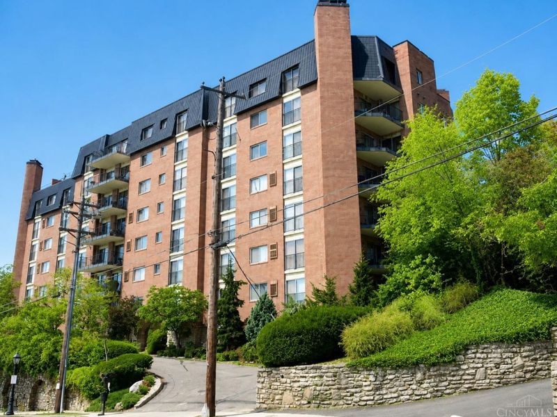 880 Rue De La Paix, Unit A5, Cincinnati, OH 45220 Photo 2