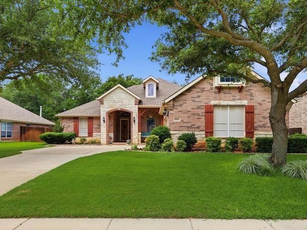 8106 Summerleaf Drive , Arlington, TX 76001
