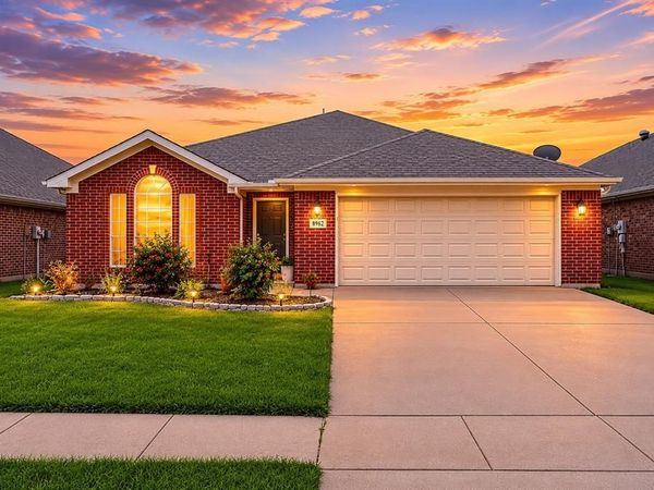 8962 Winding River Drive, Fort Worth, TX 76118