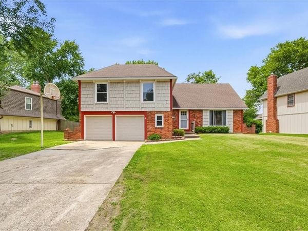 9726 WINSLOW Place, Kansas City, MO 64131