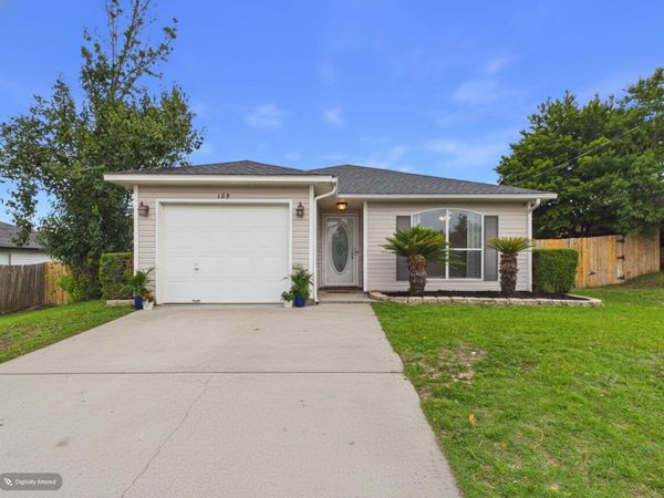 105 Aqua Drive, Crestview, FL 32536