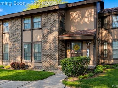 25215 Greenbrooke Drive, Southfield, MI 48033