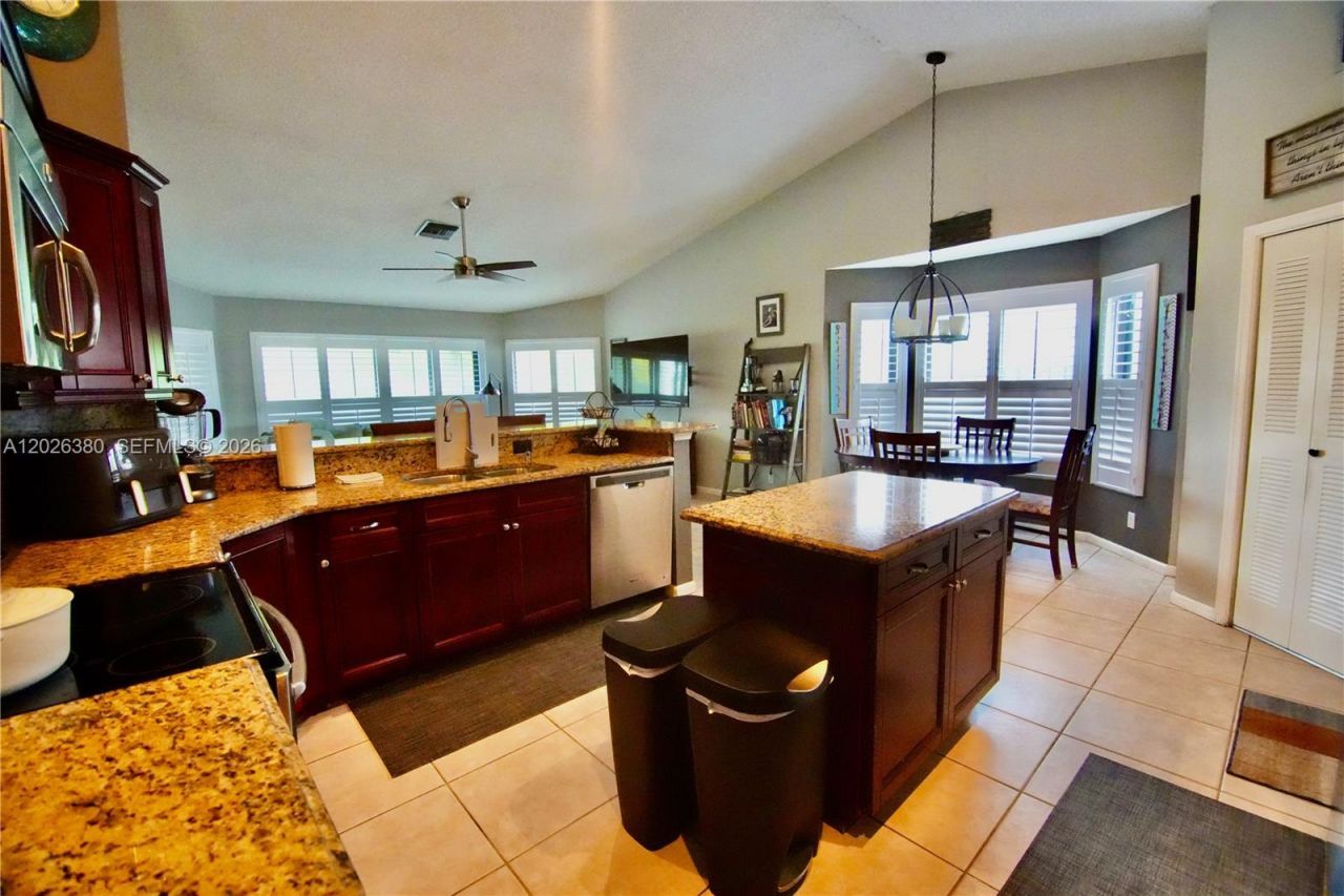150 SW 127th Ave, Plantation, FL 33325 Photo
