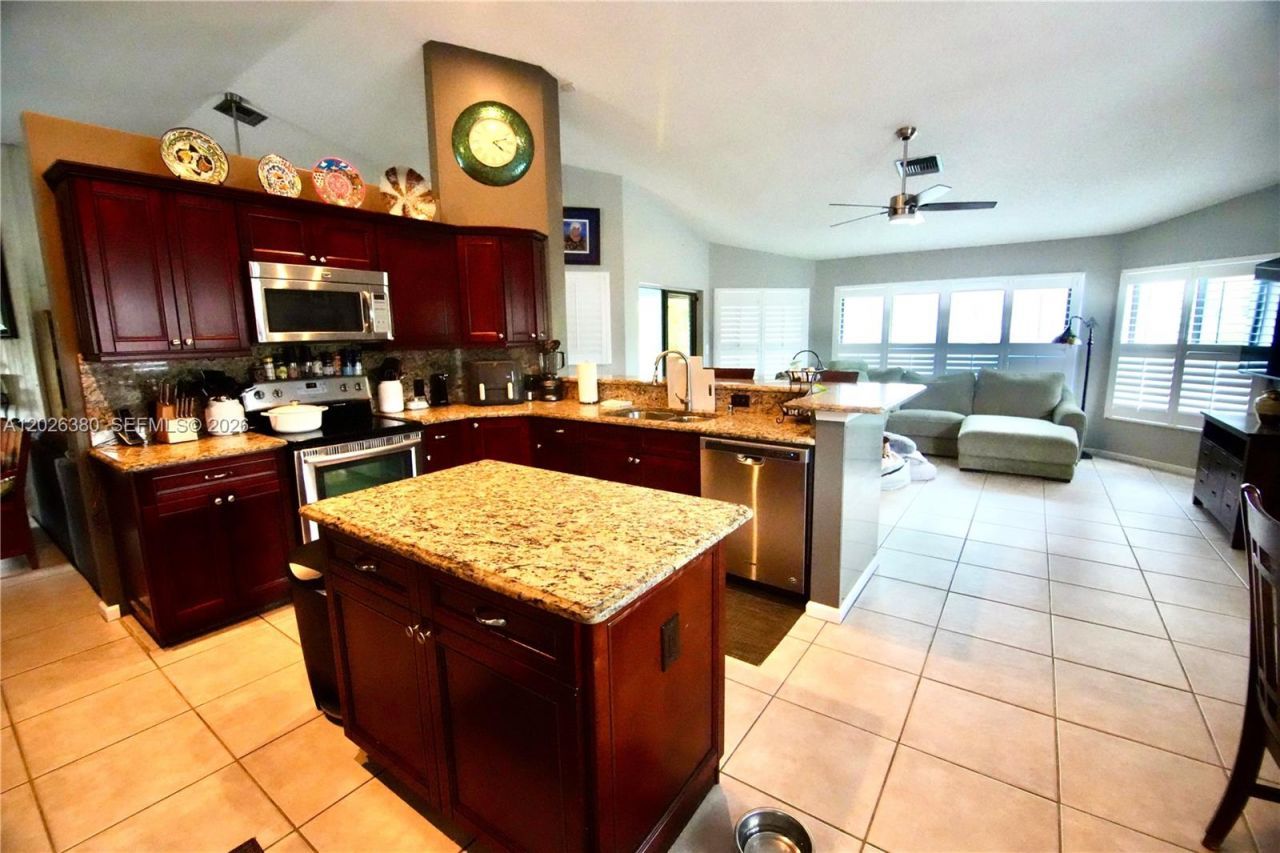 150 SW 127th Ave, Plantation, FL 33325 Photo