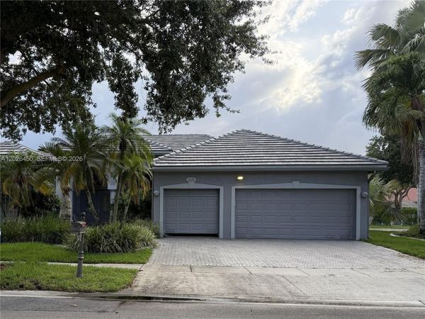 2242 NW 129th Ave , Pembroke Pines, FL 33028