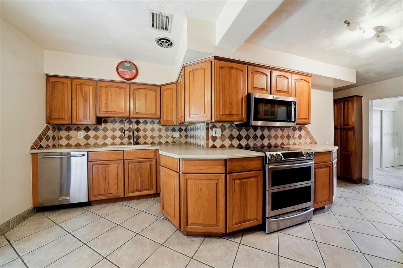 3133 Bay Lane, Clearwater, FL 33759 Photo