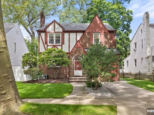 988 Richard Court, TEANECK, NJ 07666