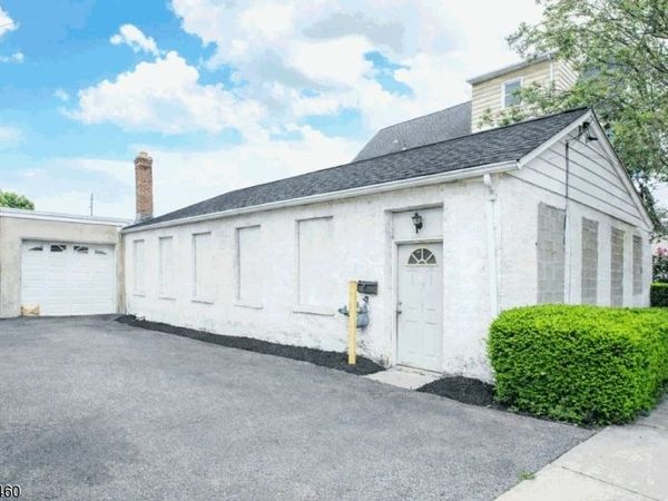 84 Locust Ave, Wallington, NJ 07057