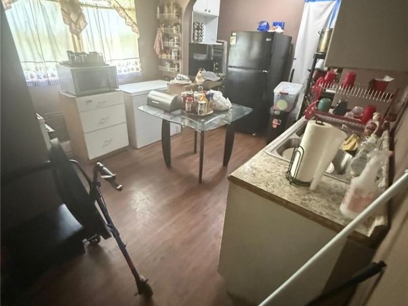 10210 Pierpont Avenue, Cleveland, OH 44108 Photo 6