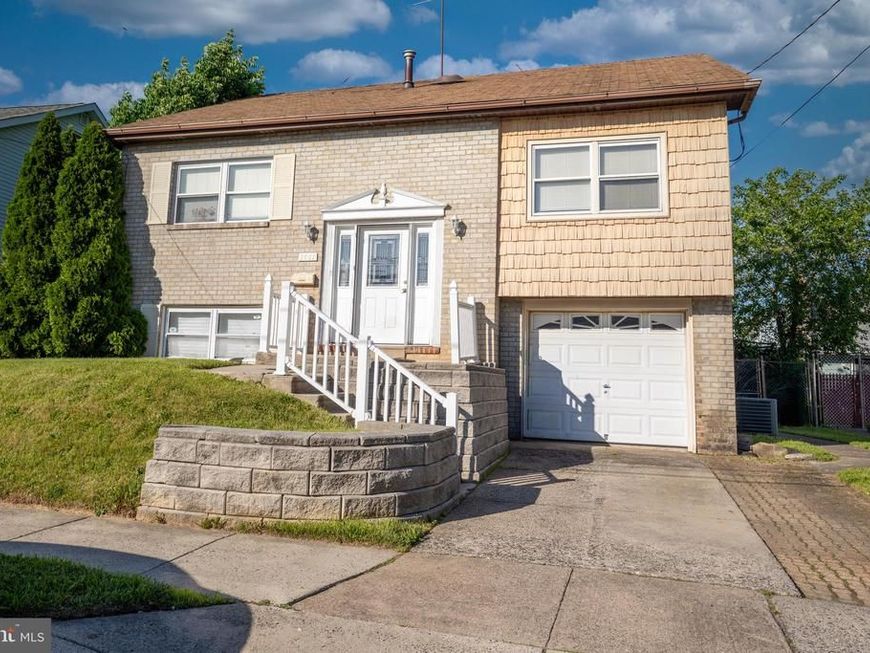 1861 Garth Road, Philadelphia, PA 19116 Main Photo