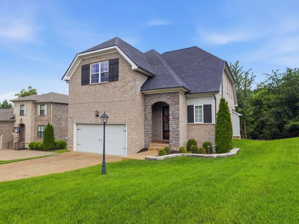 125 Ervin St, Hendersonville, TN 37075
