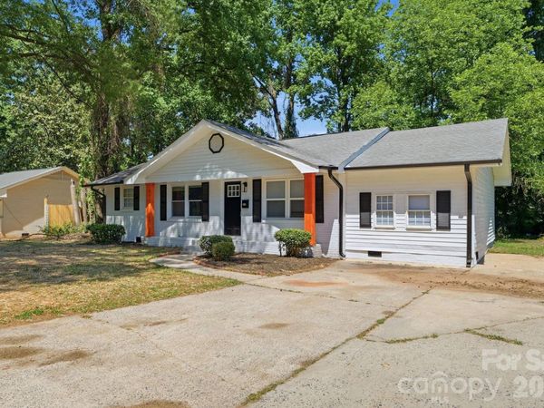810 Echo Glen Road, Charlotte, NC 28213