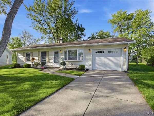 92 Ridgedale Circle, Tonawanda, NY 14150