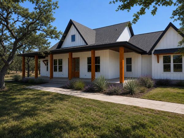 4952 FM 672, Dale, TX 78616