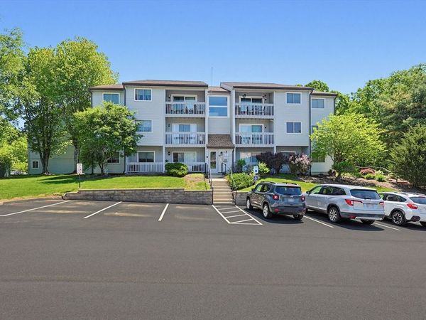 1811 Franklin Crossing Road, Unit 1811, Franklin, MA 02038