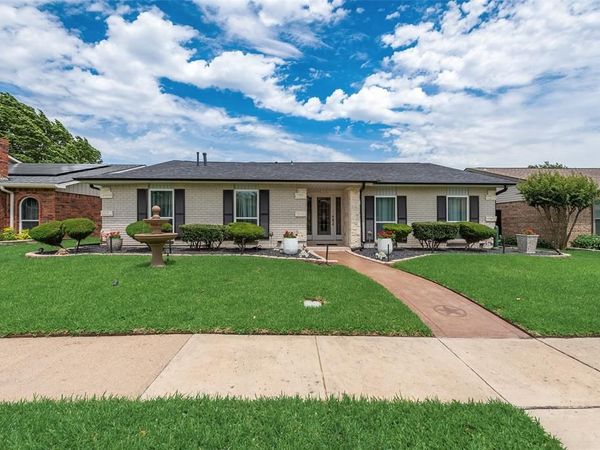 1911 White Rose Lane , Carrollton, TX 75007
