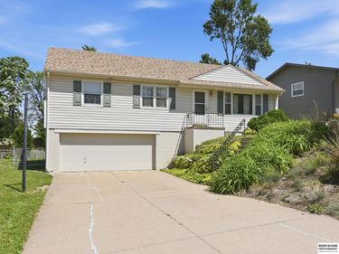 1304 Englewood Drive , Bellevue, NE 68005
