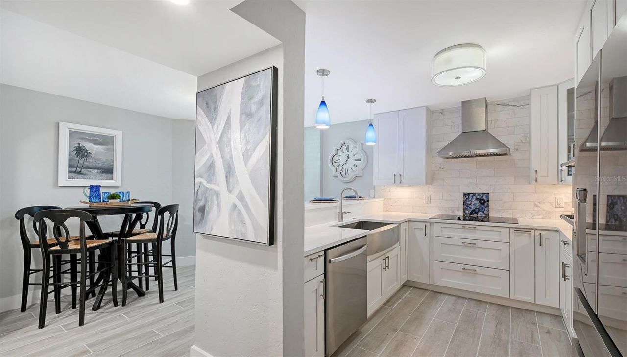 5880 Midnight Pass Road, Unit 907, Sarasota, FL 34242 Photo