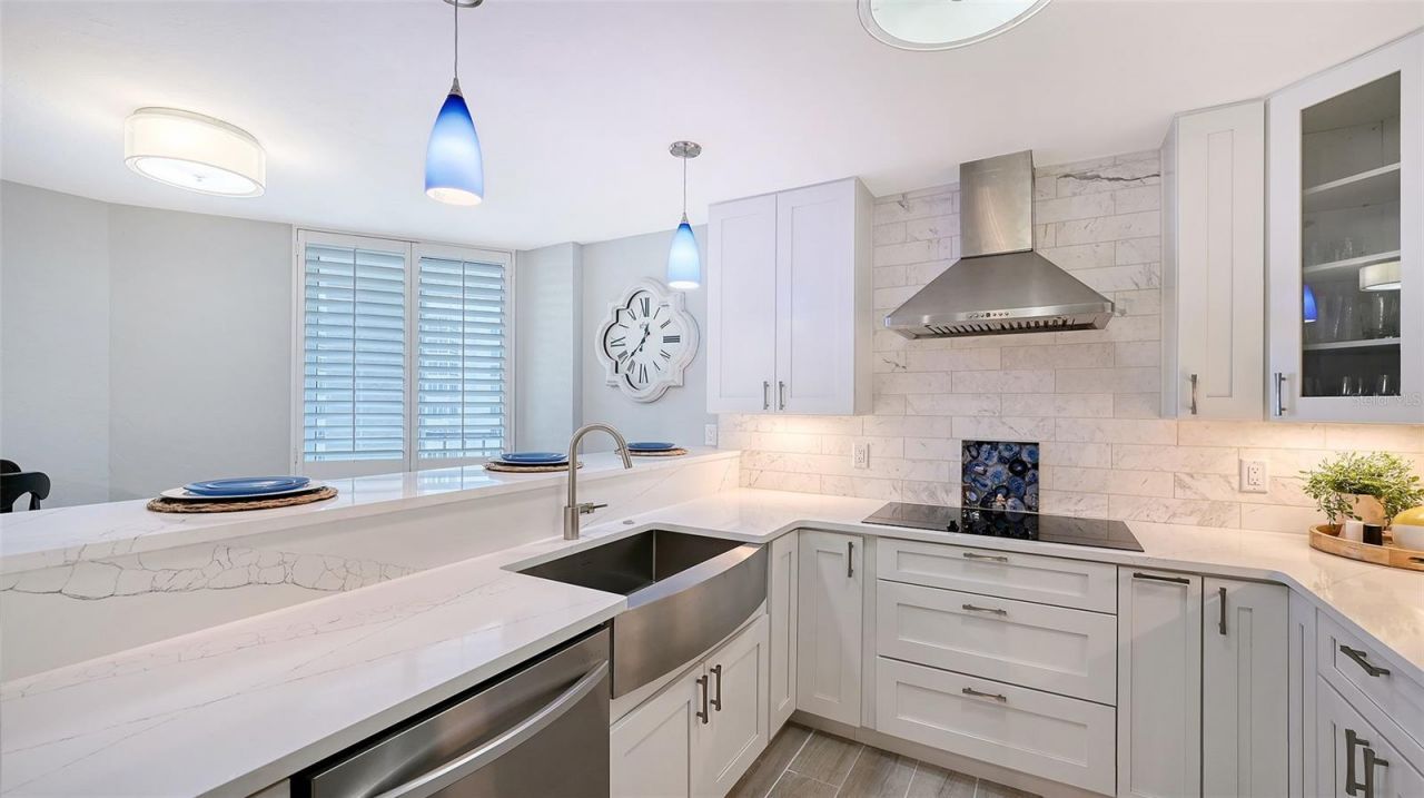 5880 Midnight Pass Road, Unit 907, Sarasota, FL 34242 Photo