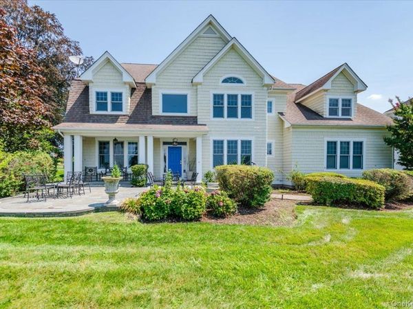 53 Pembroke Drive , Glen Cove, NY 11542