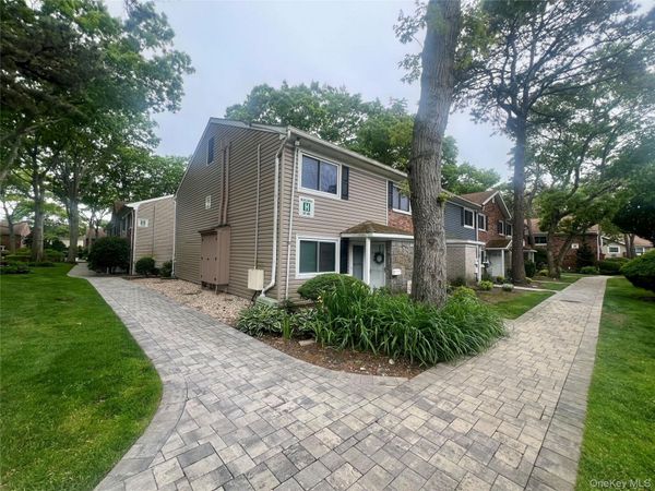 40 W 4th Street, Unit #81, Patchogue, NY 11772